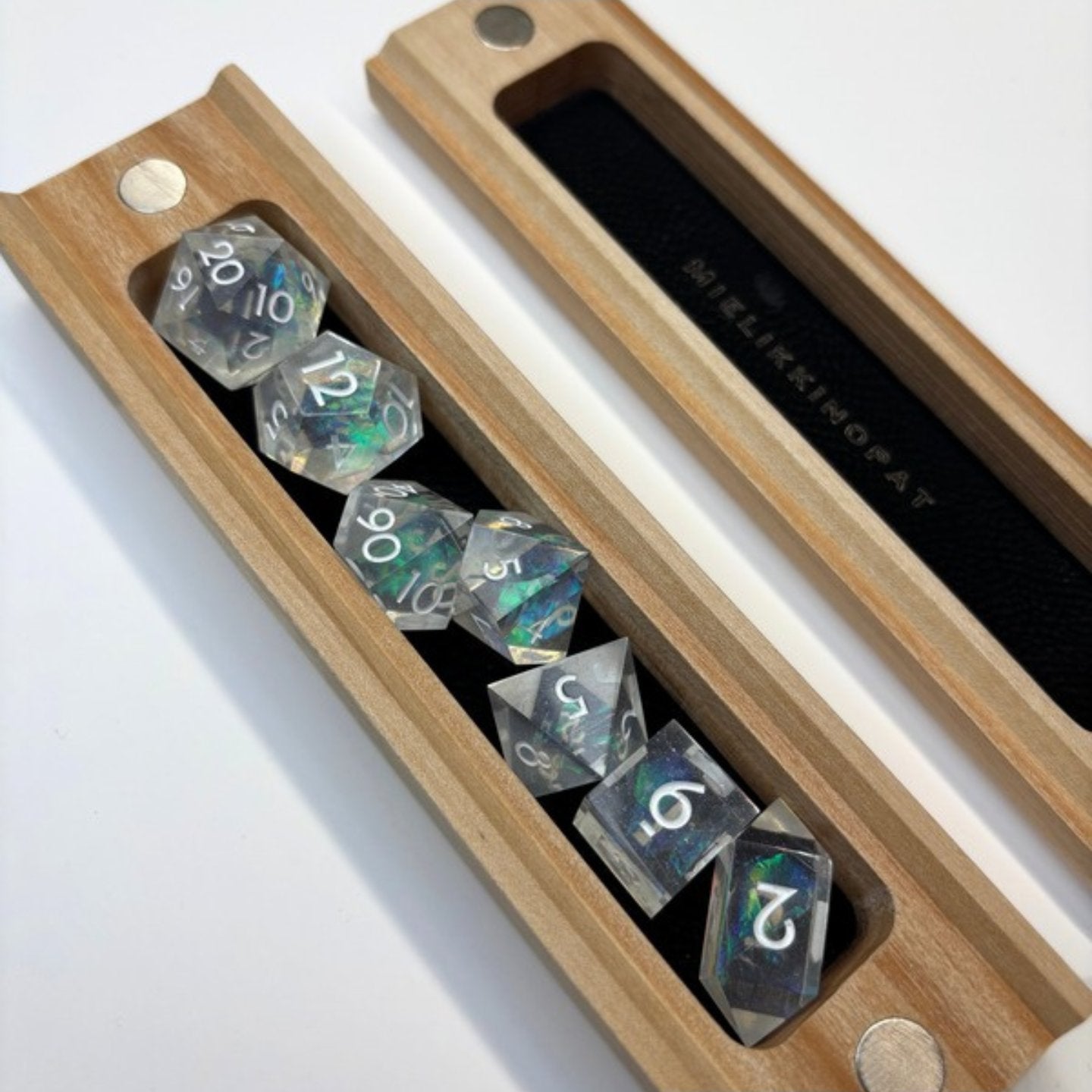 Noppakotelo, vaahtera